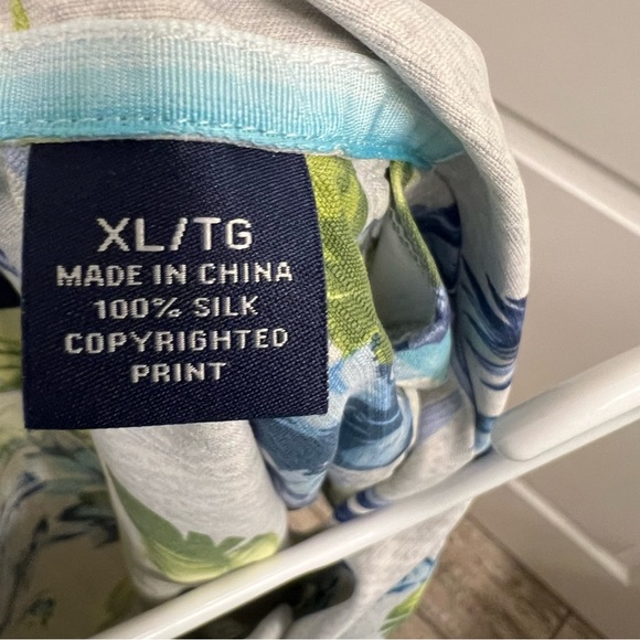 Tommy Bahama Mens 100 Silk Tropical Floral Short Sleeve Button Shirt Gray Sz XL - Picture 5 of 5